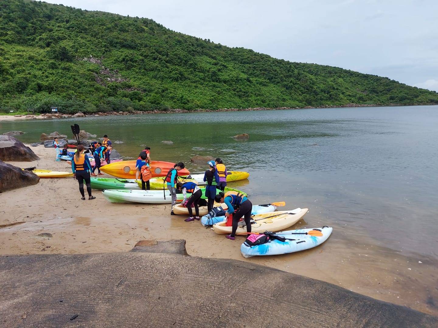 Wan Hoi Store 【Sai Kung Hoi Ha】Kayak/ SUP Board rental (With Shower Area) 1